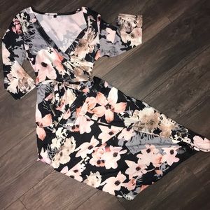 Floral maxi dress. Size small.